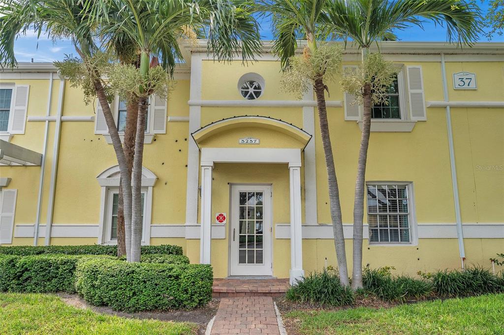 Property for sale at 5257 BEACH DRIVE SE UNIT D, ST PETERSBURG, FL, 33705