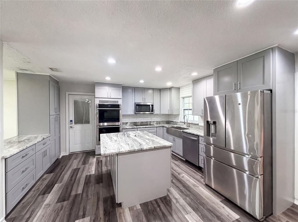Property for sale at 1823 LORI LANE W, LAKELAND, FL, 33801