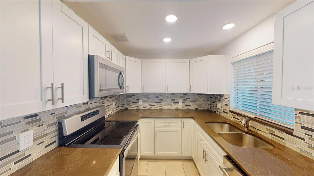 Property for sale at 3670 PINECREST STREET UNIT 111, SARASOTA, FL, 34232