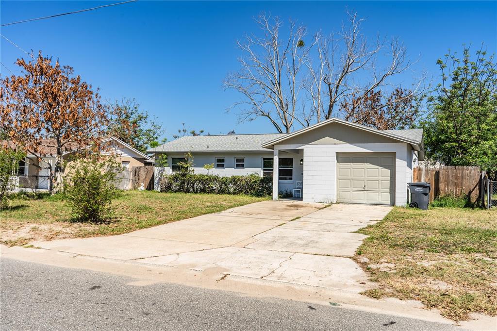 Property for sale at 1015 CAREFREE COVE DRIVE, WINTER HAVEN, FL, 33881