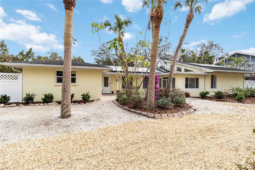 Property for sale at 5107 SAINT ALBANS AVENUE, SARASOTA, FL, 34242