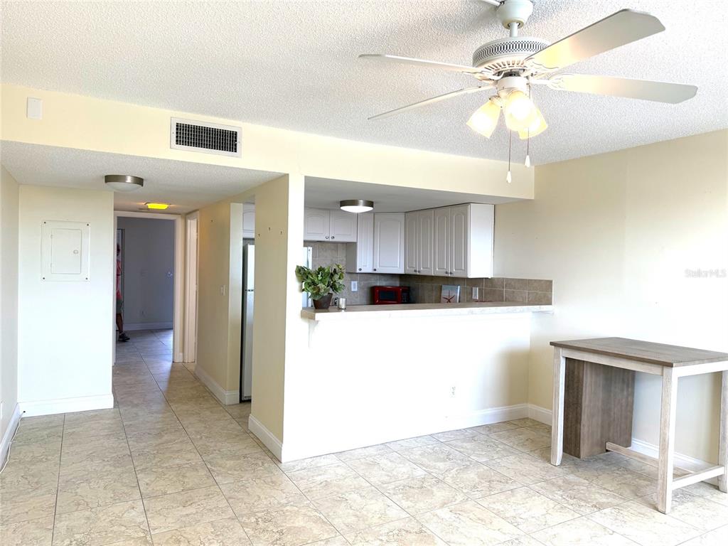 Outstanding 42 inch cabinetry allows for an abundance of storage space for all your kitchen wares.