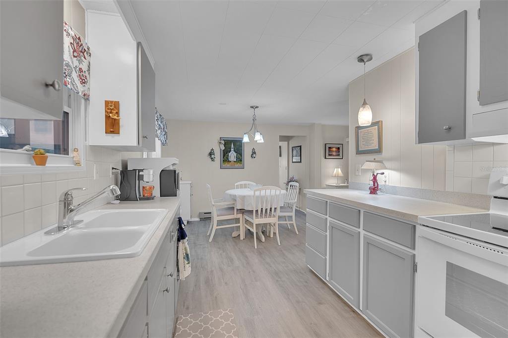 Property for sale at 5619 BAYSHORE ROAD UNIT 319, PALMETTO, FL, 34221