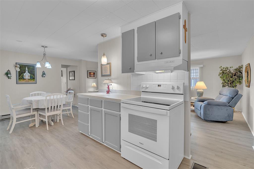 Property for sale at 5619 BAYSHORE ROAD UNIT 319, PALMETTO, FL, 34221