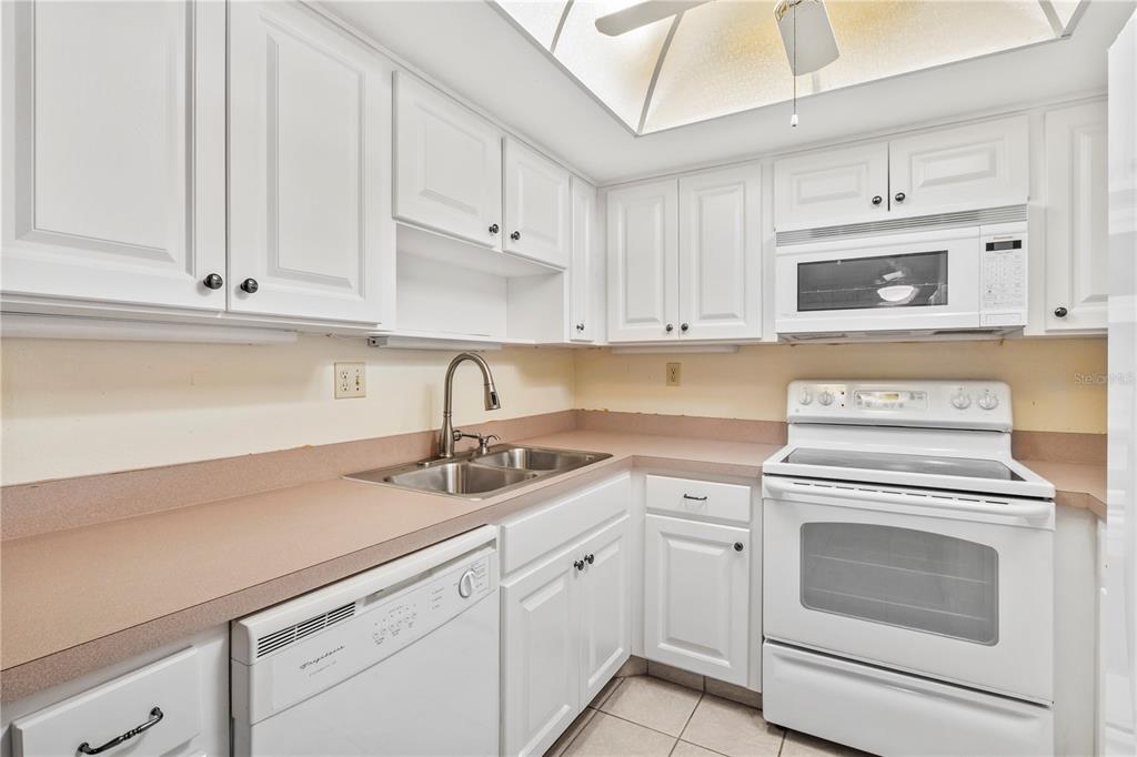 Property for sale at 1609 WHITEBRIDGE DRIVE UNIT A, PALM HARBOR, FL, 34684