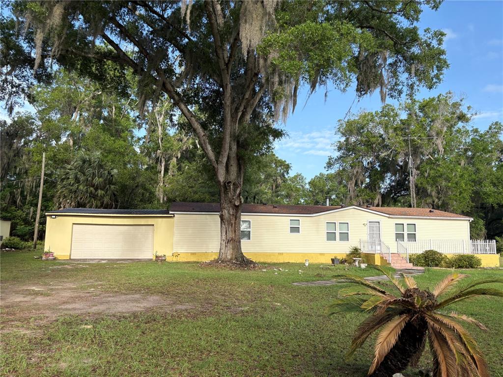 View from driveway of 14500
