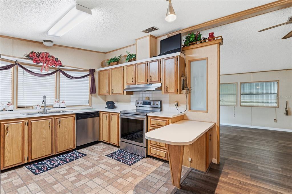 Property for sale at 410 DOLPHIN DRIVE S, OLDSMAR, FL, 34677