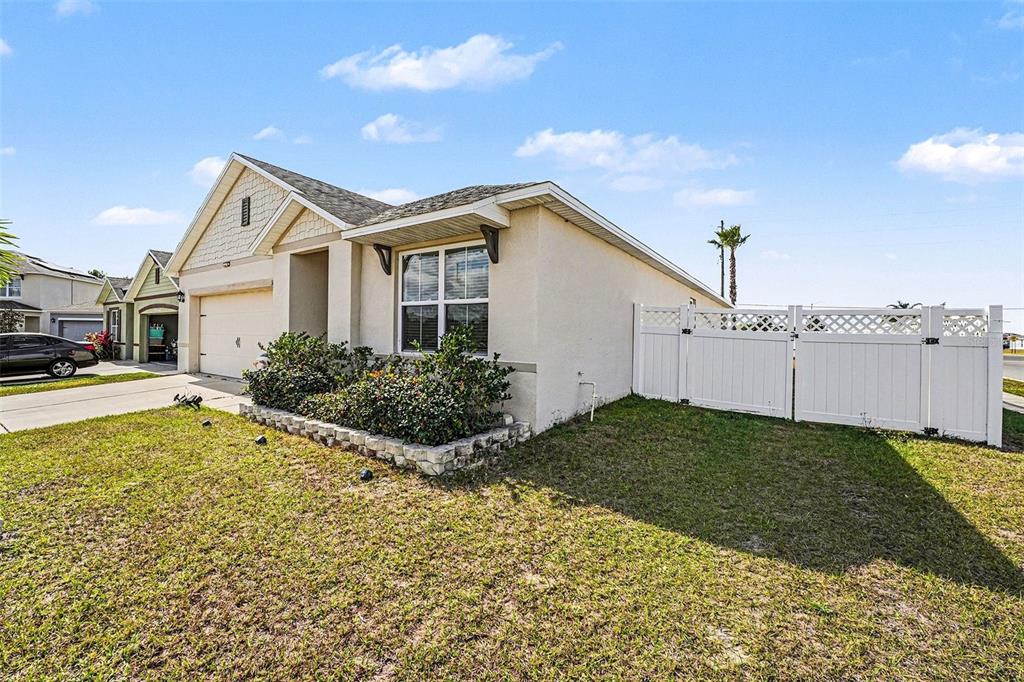 Property for sale at 3180 COUNTRY CLUB CIRCLE, WINTER HAVEN, FL, 33881