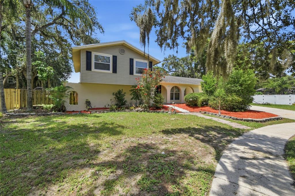 Property for sale at 1200 LAKE VALRICO LANE, VALRICO, FL, 33594