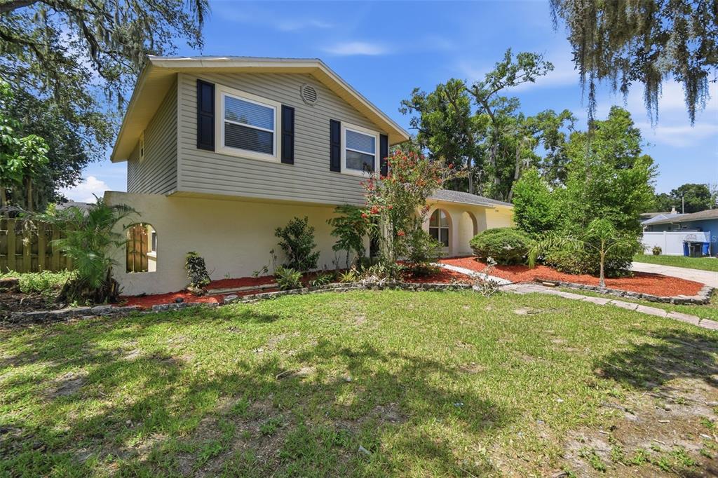 Property for sale at 1200 LAKE VALRICO LANE, VALRICO, FL, 33594