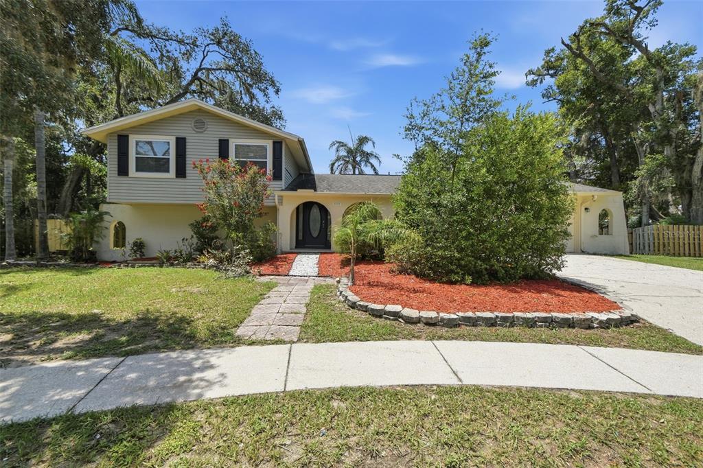 Property for sale at 1200 LAKE VALRICO LANE, VALRICO, FL, 33594