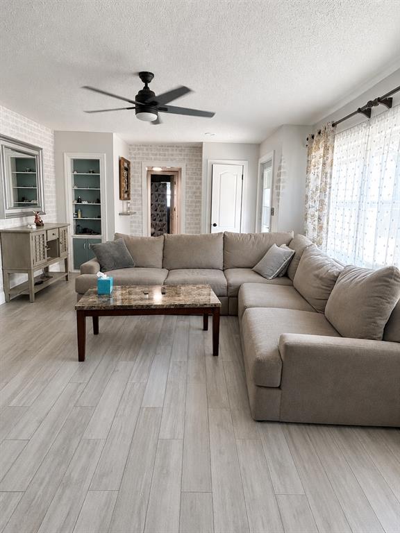 Property for sale at 2400 S LAUREL AVENUE, SANFORD, FL, 32771