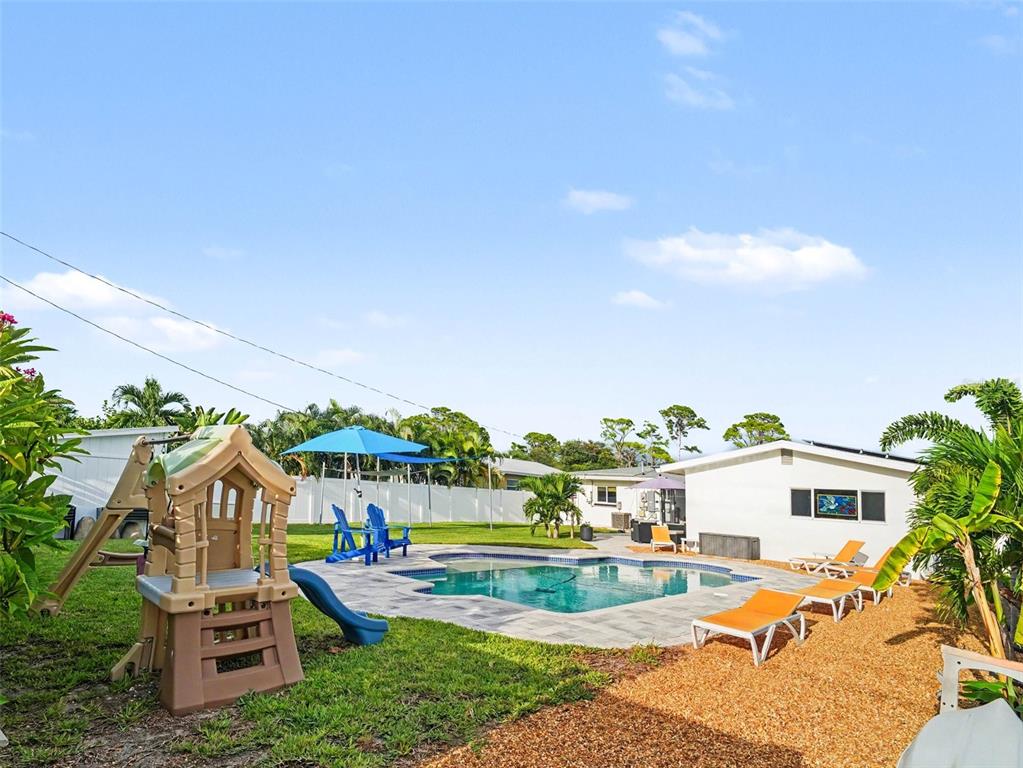 Property for sale at 818 THE RIALTO, VENICE, FL, 34285