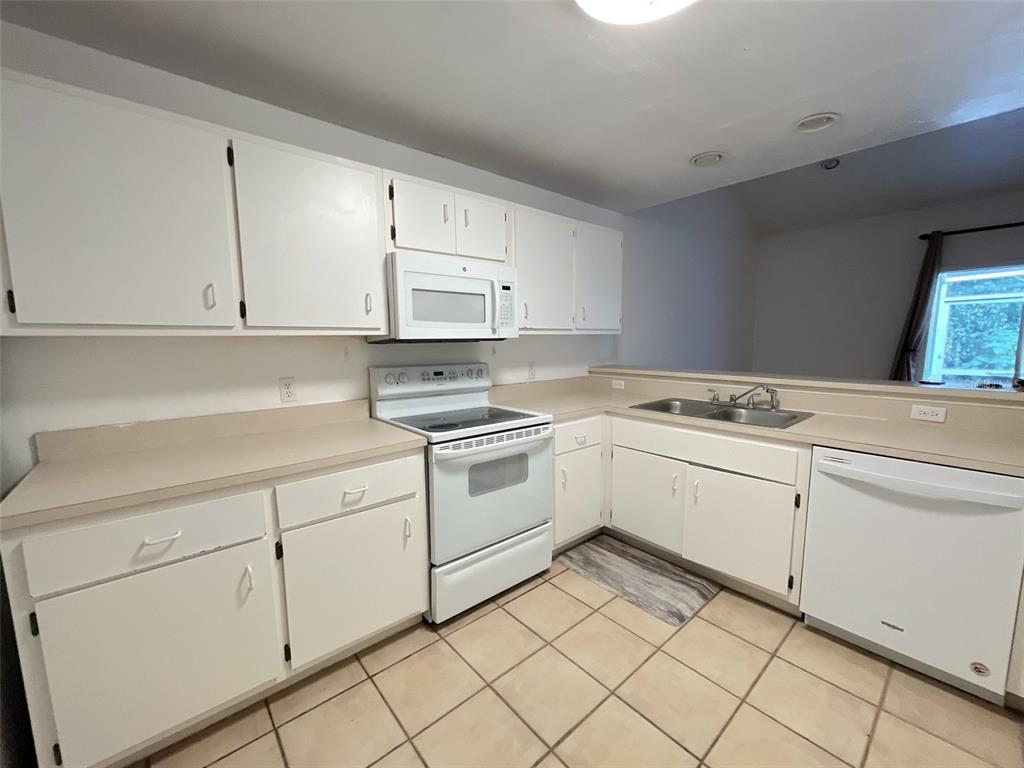 Property for sale at 4700 SW ARCHER ROAD UNIT D30, GAINESVILLE, FL, 32608