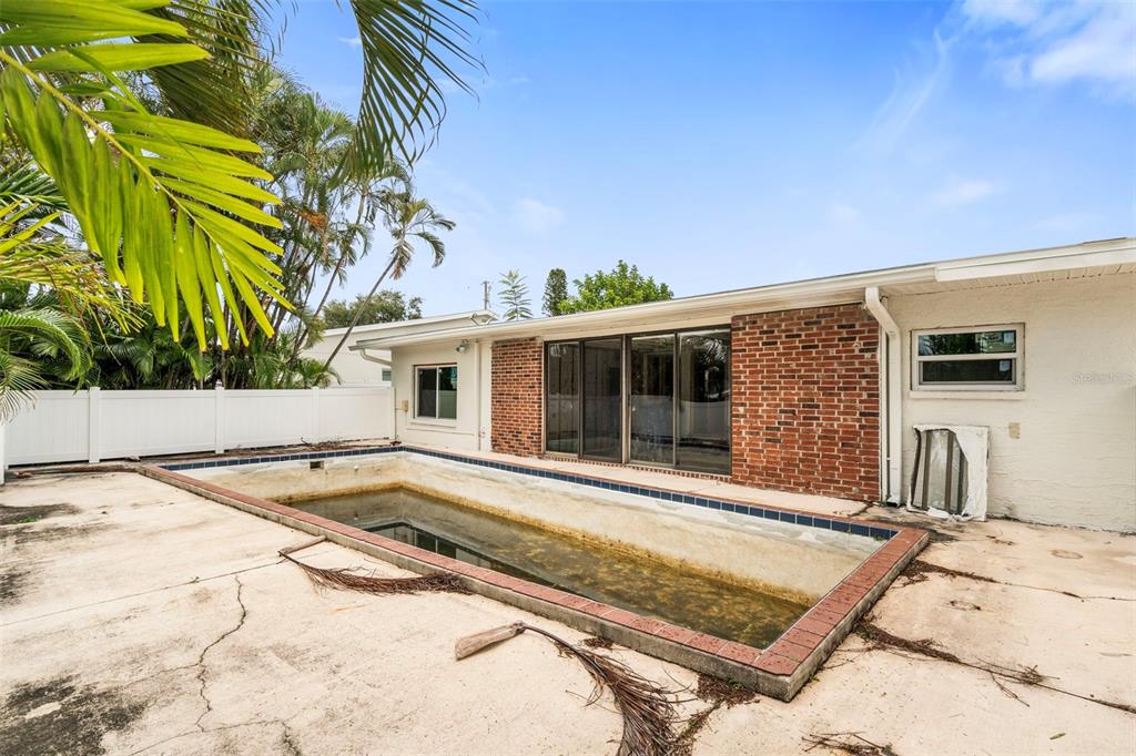 Property for sale at 9570 SUN ISLE DRIVE NE, ST PETERSBURG, FL, 33702