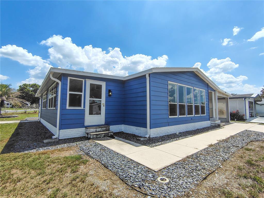 Property for sale at 702 TURNBERRY LANE, LADY LAKE, FL, 32159