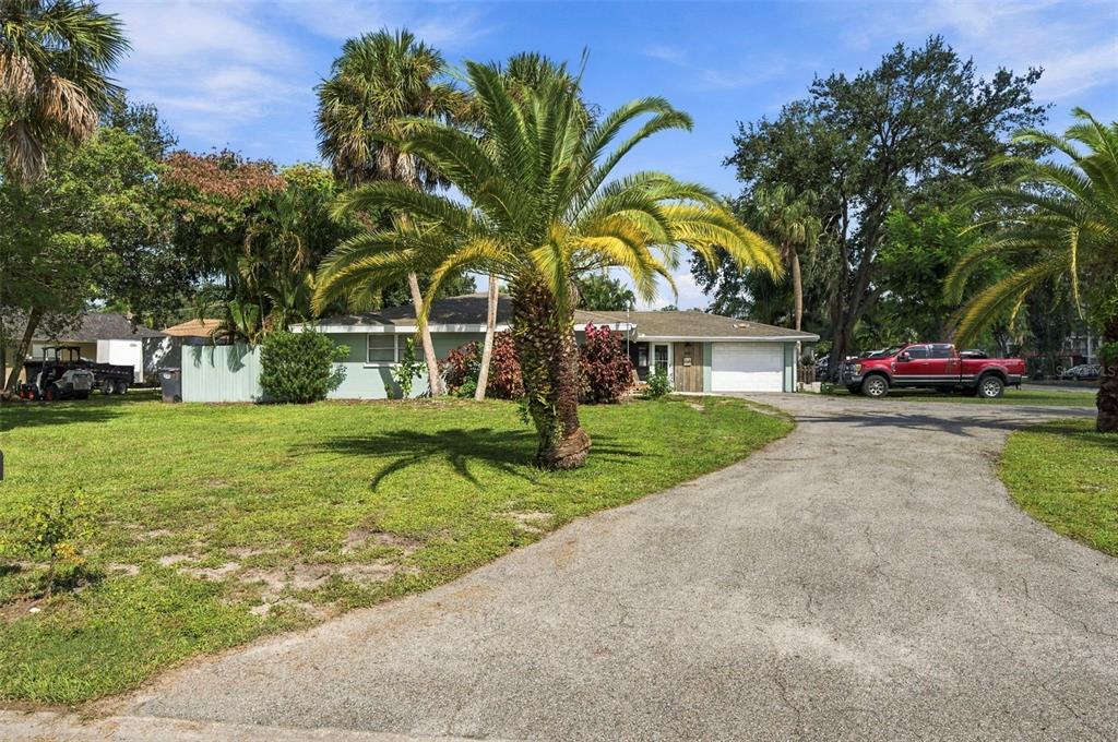 Property for sale at 5105 W COUNTRY CLUB DRIVE, SARASOTA, FL, 34243