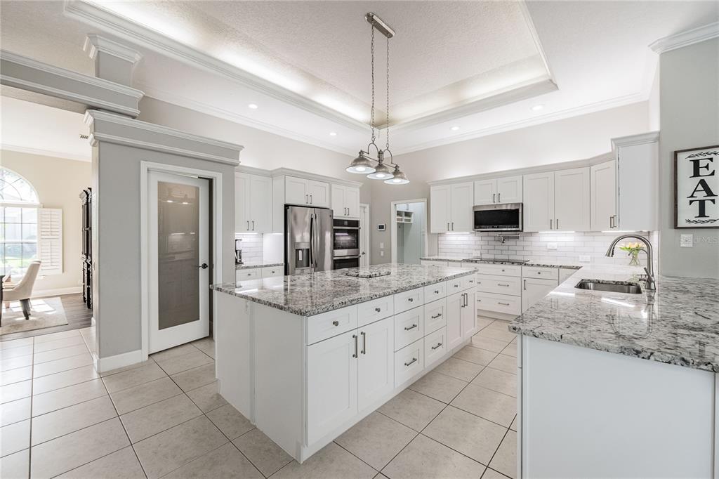 Property for sale at 1221 VISTA HILLS DRIVE, LAKELAND, FL, 33813