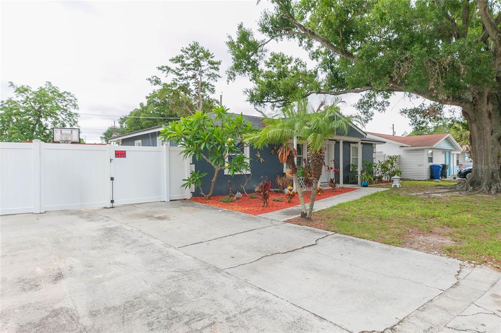 Property for sale at 7412 KINGSTON DRIVE, TAMPA, FL, 33619