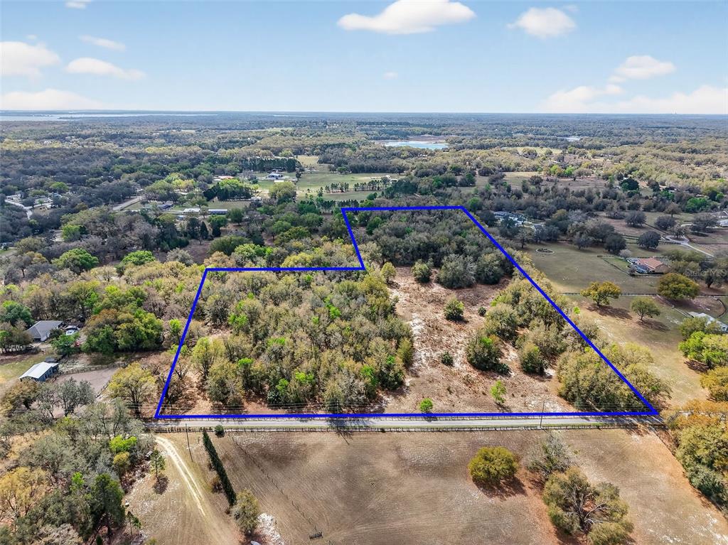 Property for sale at 3800 DOUBLE D CIRCLE R, LADY LAKE, FL, 32159