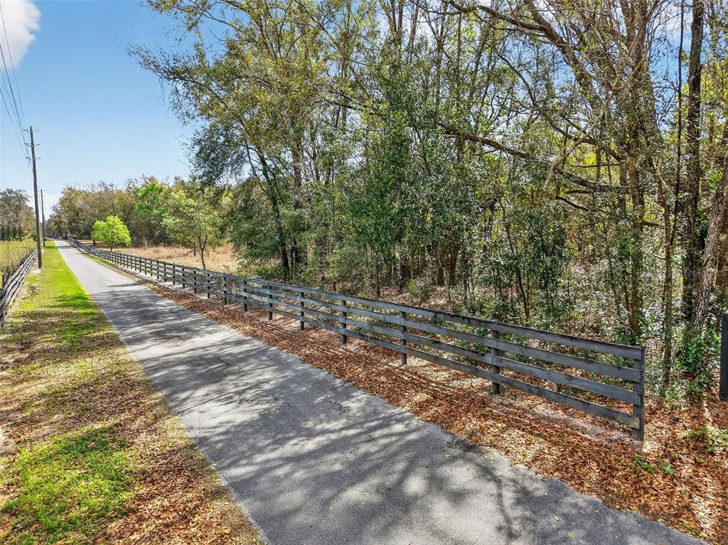 Property for sale at 3800 DOUBLE D CIRCLE R, LADY LAKE, FL, 32159