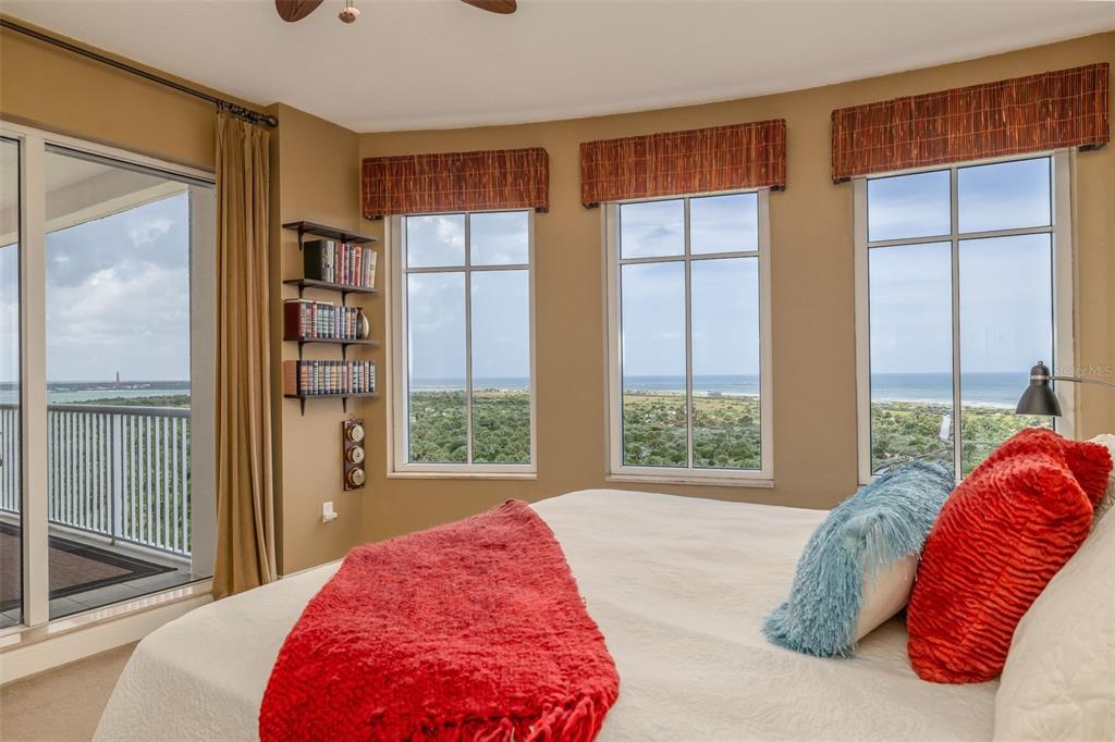 Watch the liighthouse from the MBR & LR!