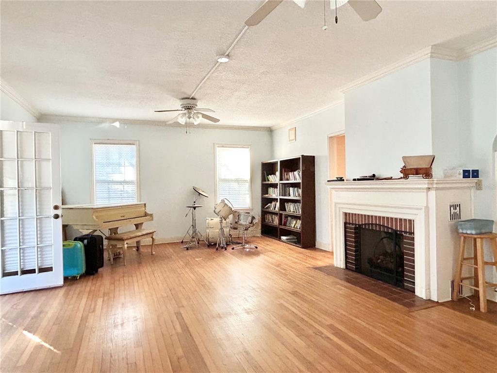 Property for sale at 1105 HERNDON STREET, LEESBURG, FL, 34748