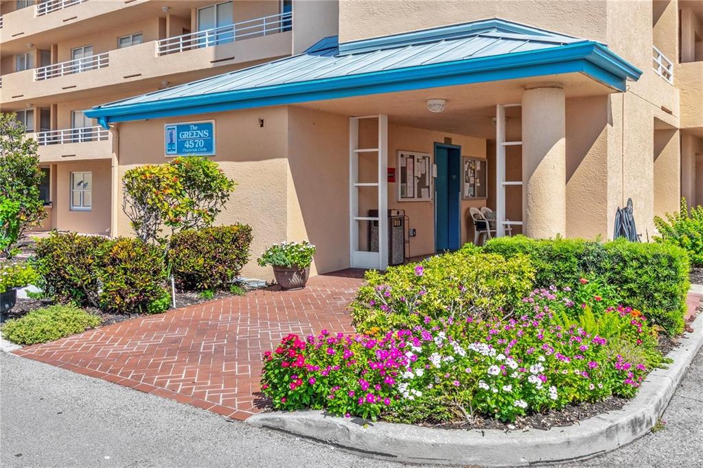 Property for sale at 4570 PINEBROOK CIRCLE UNIT 208, BRADENTON, FL, 34209