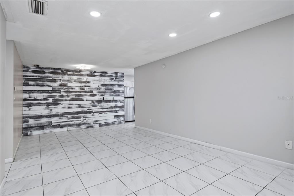 Family/Dining area.