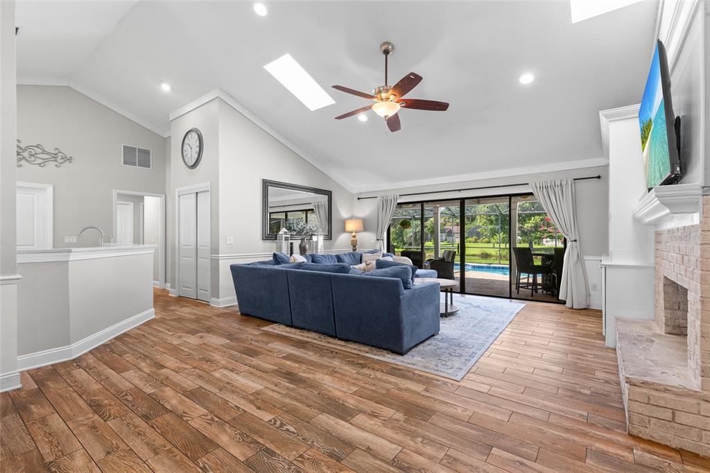 Property for sale at 807 RIVERBEND BOULEVARD, LONGWOOD, FL, 32779