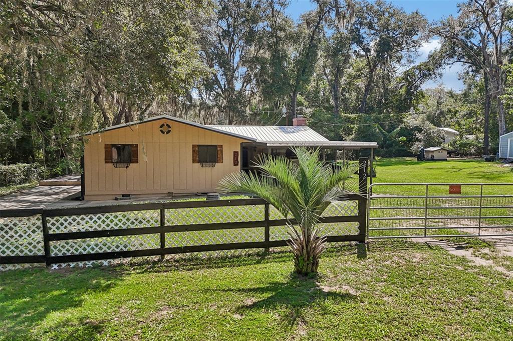 Property for sale at 212 DOGWOOD DRIVE, INTERLACHEN, FL, 32148