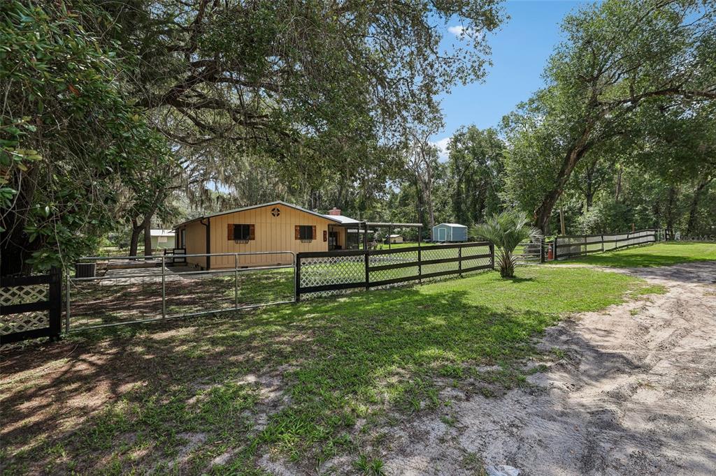 Property for sale at 212 DOGWOOD DRIVE, INTERLACHEN, FL, 32148
