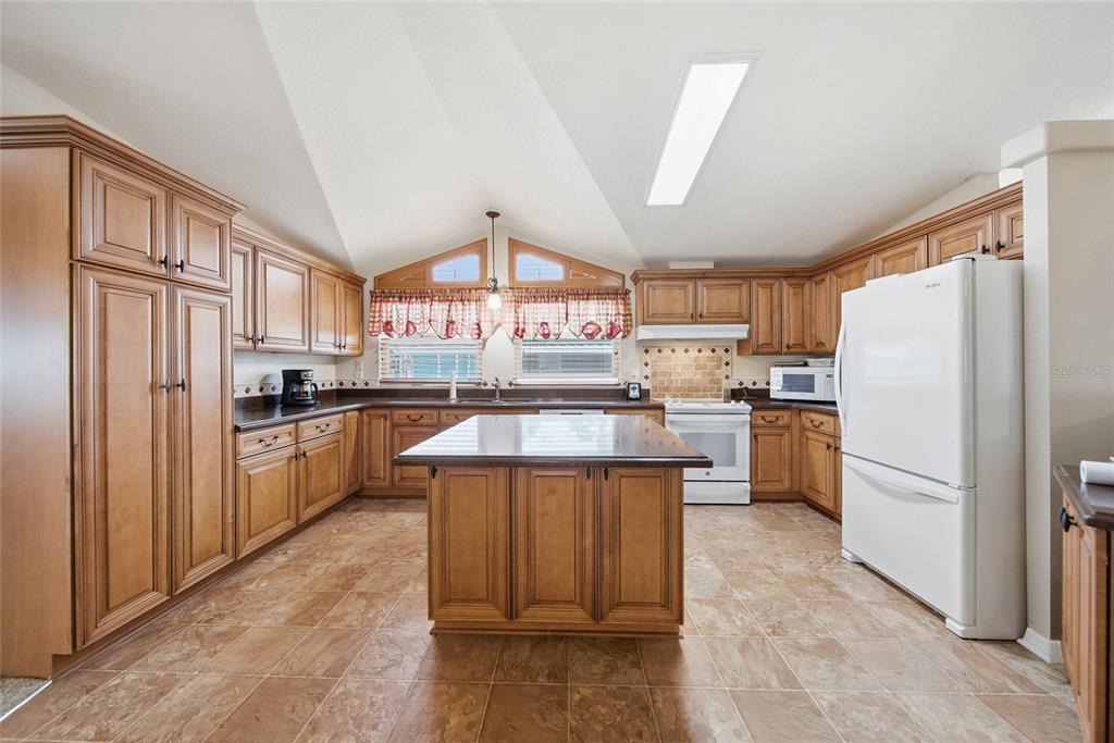 Property for sale at 8401 WEATHERFORD AVENUE, BROOKSVILLE, FL, 34613