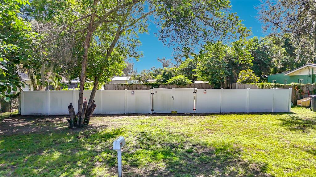 Property for sale at 11707 CARVER ST, THONOTOSASSA, FL, 33592