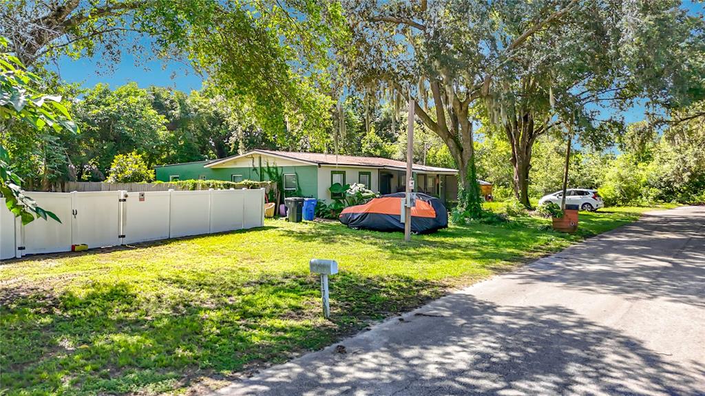 Property for sale at 11707 CARVER ST, THONOTOSASSA, FL, 33592