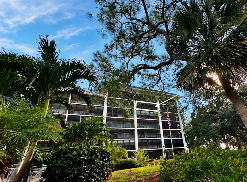 Property for sale at 512 W VENICE AVENUE UNIT 607, VENICE, FL, 34285