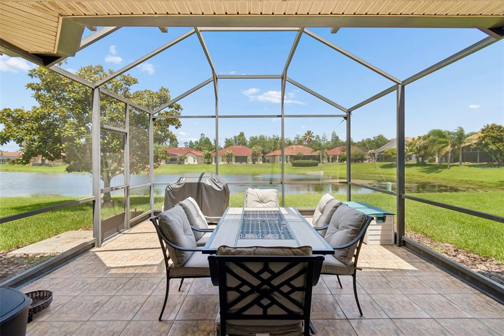 Relax on your lanai with a great view!
