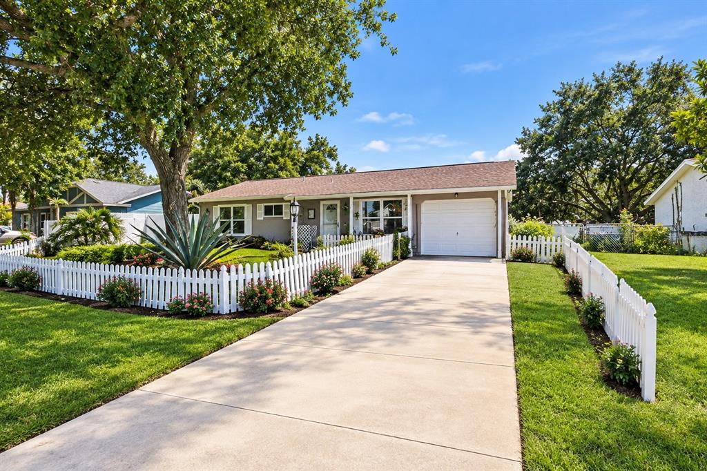 Property for sale at 35 HICKORY TRACK WAY, OCALA, FL, 34472