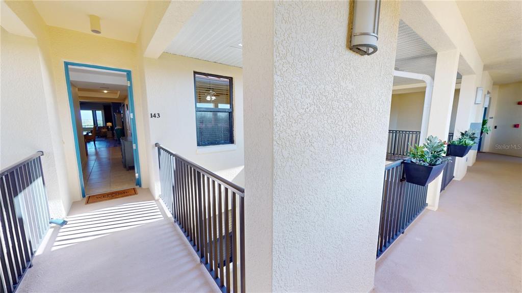 Top floor with quick access to elevator