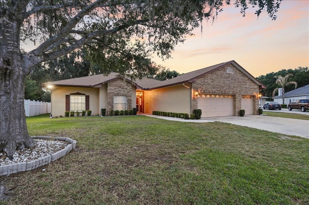 Property for sale at 448 LAKE HARRIS DRIVE, LAKELAND, FL, 33813