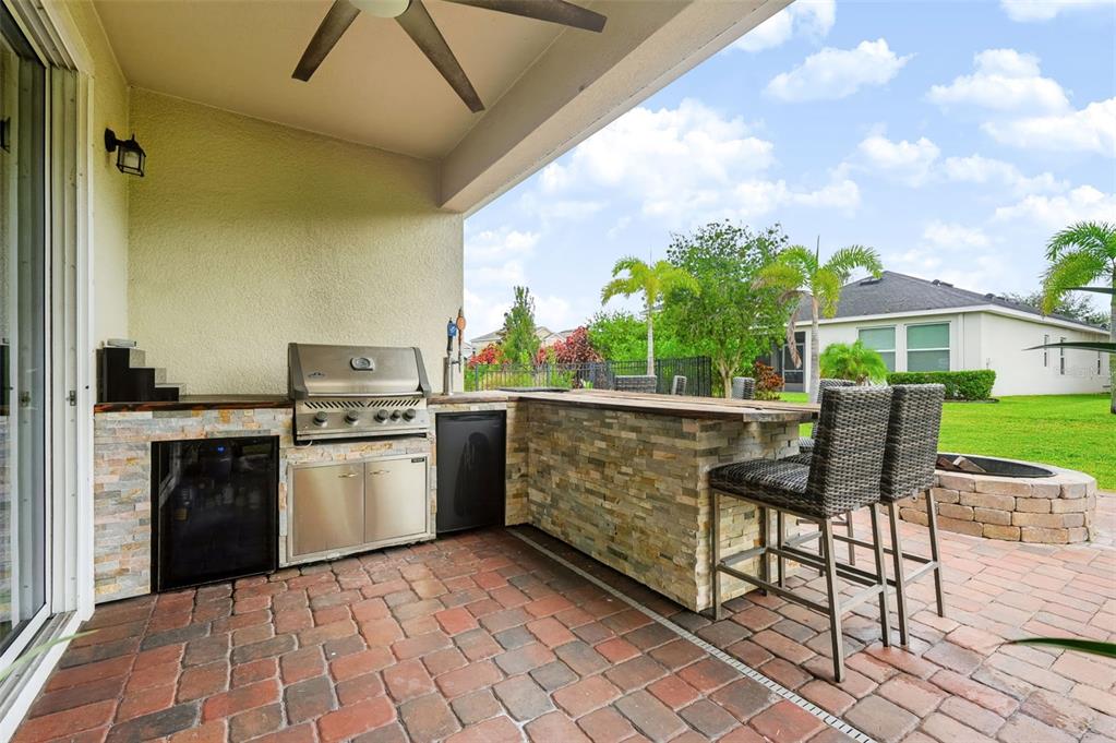 Property for sale at 6118 VOYAGERS PLACE, APOLLO BEACH, FL, 33572