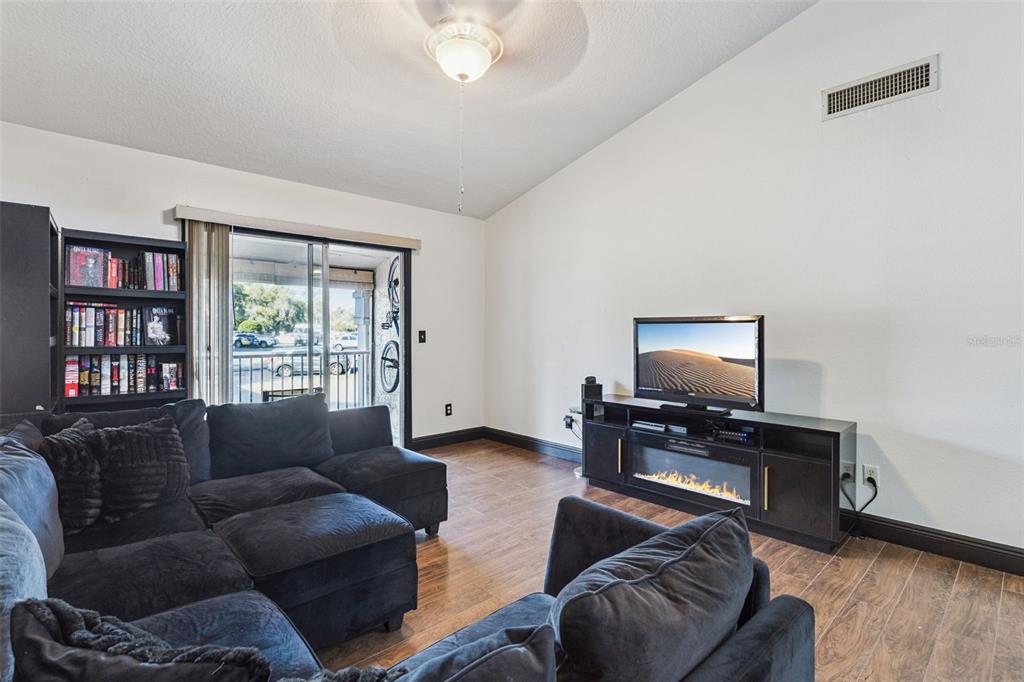 Property for sale at 145 N PEARL LAKE CSWY UNIT 208, ALTAMONTE SPRINGS, FL, 32714