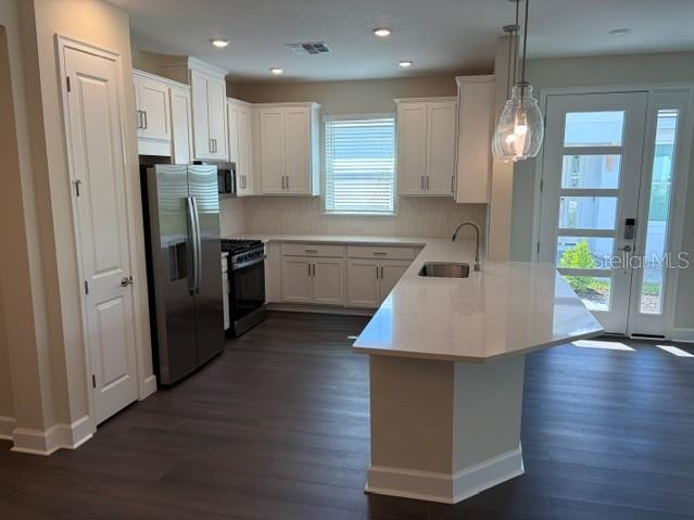 7532 Moonbeam Avenue ~ Ready Now!