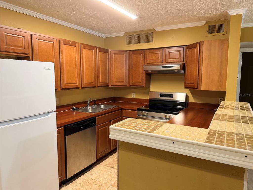 Property for sale at 345 FORESTWAY CIRCLE UNIT 107, ALTAMONTE SPRINGS, FL, 32701