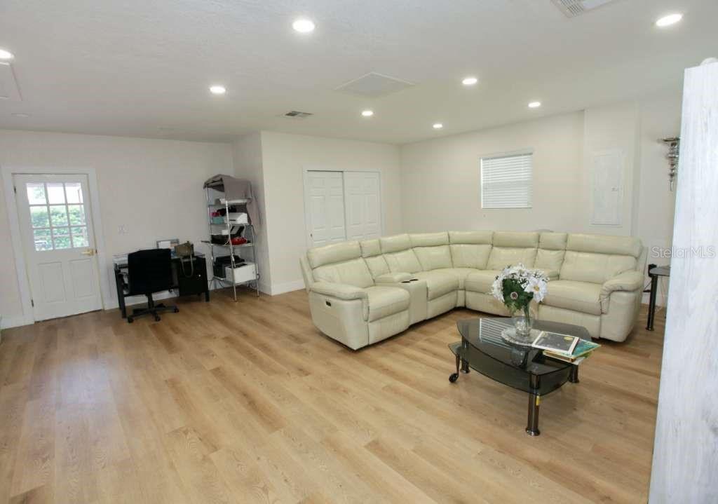 Property for sale at 815 BISHOP PLACE, SEFFNER, FL, 33584