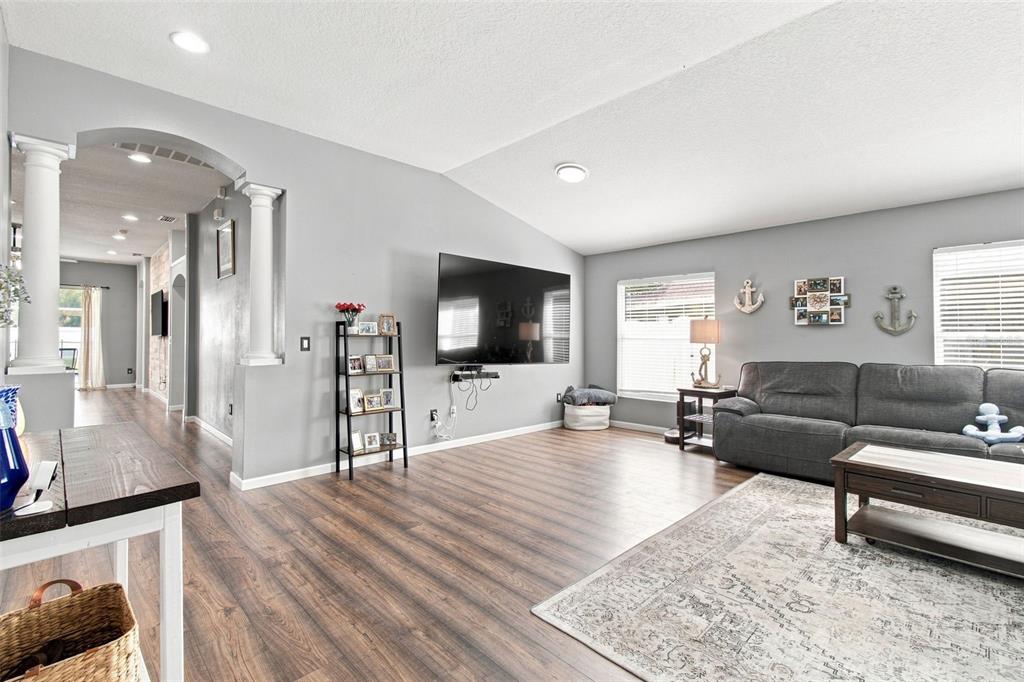 Property for sale at 9710 WHITE BARN WAY, RIVERVIEW, FL, 33569