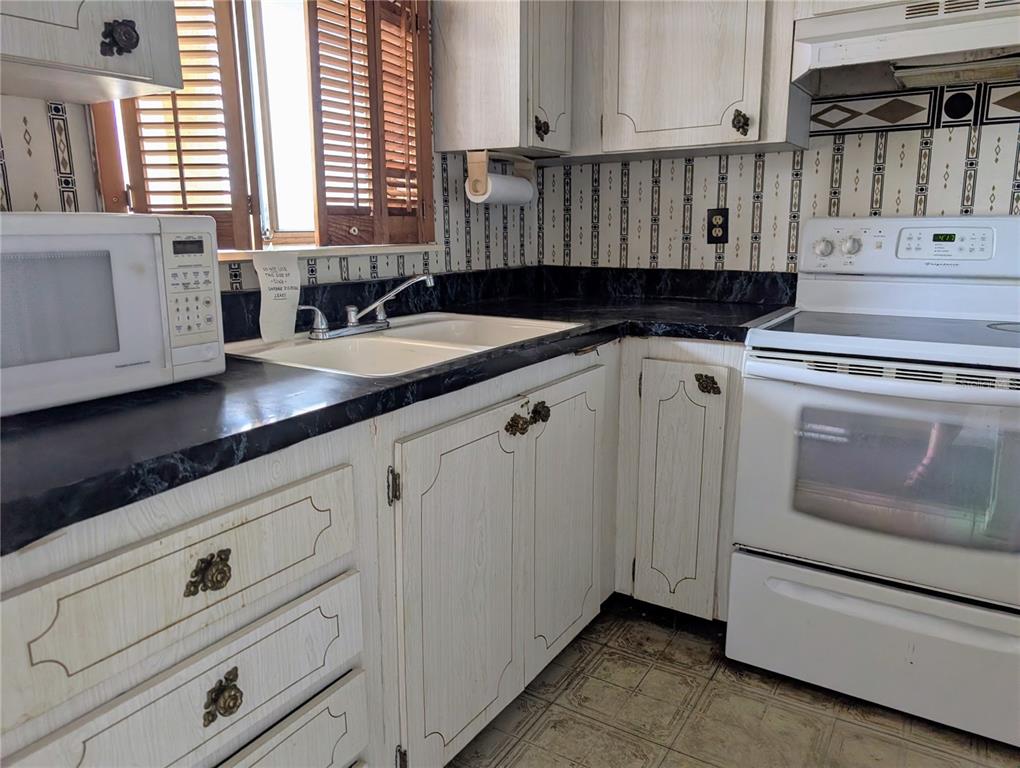 Property for sale at 3714 LAKE BAYSHORE DRIVE UNIT K-418, BRADENTON, FL, 34205