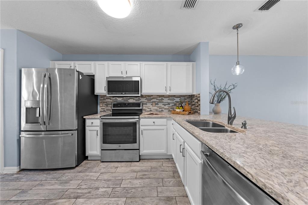 Property for sale at 2705 EMERALD LAKE CT UNIT 2705, KISSIMMEE, FL, 34744
