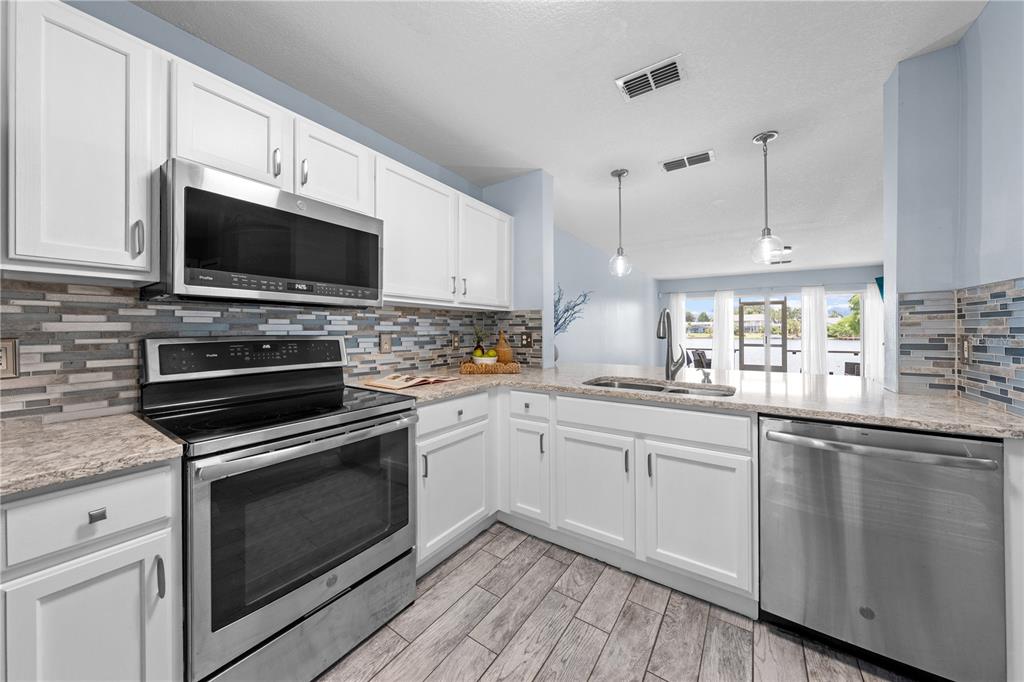 Property for sale at 2705 EMERALD LAKE CT UNIT 2705, KISSIMMEE, FL, 34744