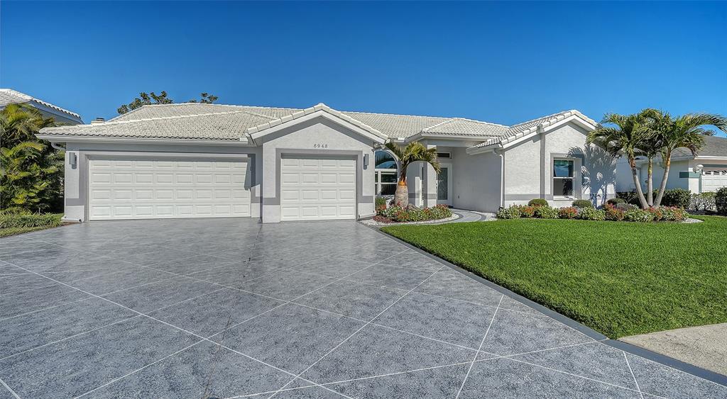 Property for sale at 6948 STETSON STREET CIRCLE, SARASOTA, FL, 34243